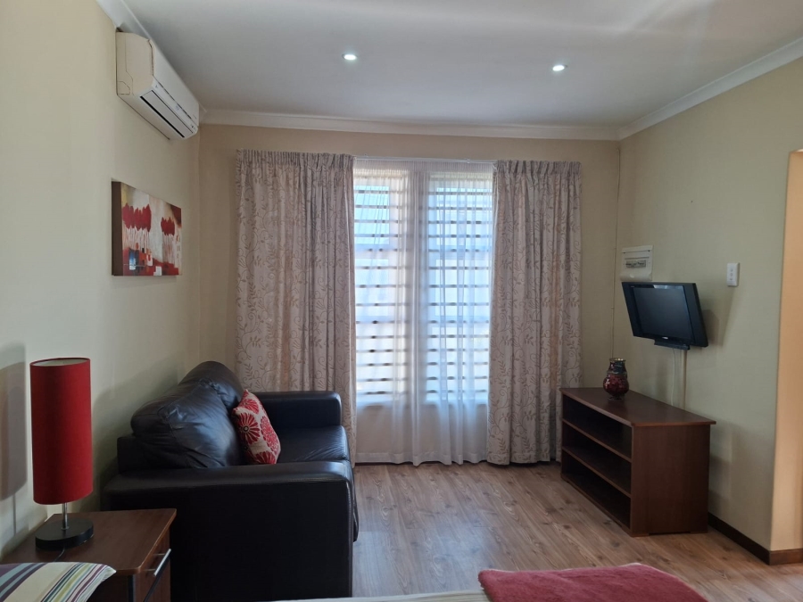 1 Bedroom Property for Sale in Uitenhage Central Eastern Cape